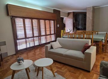Casa · 382m² · 7 Ambientes · 2 Cocheras · Venta Casa de Categoria Apta Credito