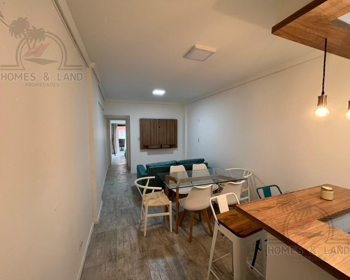 Depto 2 amb, 40m² con balcón — Plaza Colón