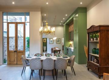 Casa · 227m² · 6 Ambientes · 1 Cochera · Casa Boutique Remodelada