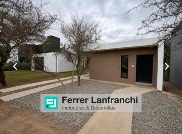 Casa · 86m² · 3 Ambientes · 1 Cochera · Casa en Venta en Villa Catalina