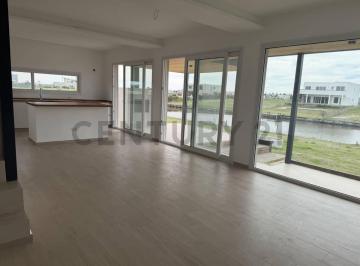 Casa · 210m² · 5 Ambientes · 2 Cocheras · Venta Casa 5 Ambientesen El Naudir Lote con Salida Al Rio a Estrenar