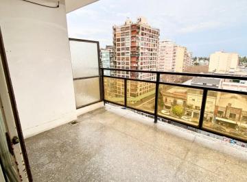 Oficina comercial de 5 ambientes, La Matanza · Gran Departamento Para Uso Profesional! de 4 Amb Al Frente Balcon Aterrazado Vista Panorámica