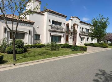 Casa · 608m² · 10 Ambientes · 5 Cocheras · Casa en Cañuelas Golf
