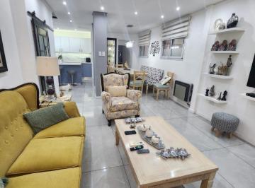 Casa · 190m² · 5 Ambientes · 1 Cochera · Casa en Venta Lacarra 33 Avellaneda Quinta Galli