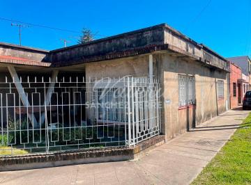 Casa · 60m² · 3 Ambientes · 1 Cochera · Casa en Venta Quilmes - 3 Ambientes