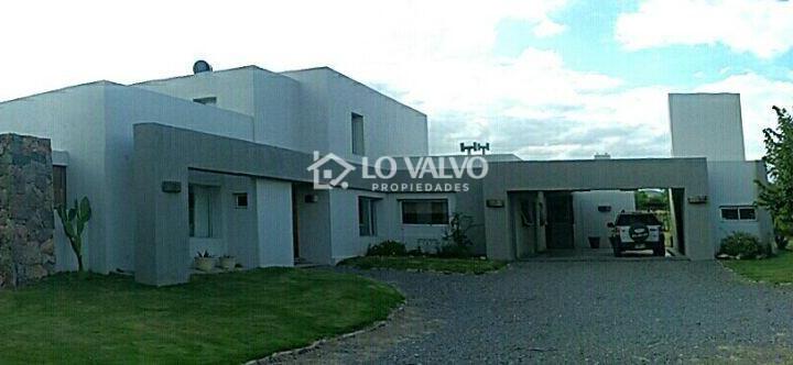 Casa · 420m² · 7 Ambientes · 2 Cocheras