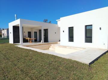 Casa · 210m² · 6 Ambientes · Venta Exclusiva Casa 6 Ambientes Barrancas de Iraola