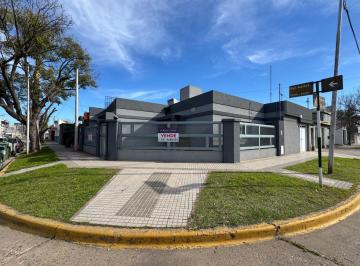 Casa · 100m² · 6 Ambientes · 2 Cocheras · Casa de 3 Dorm. - San Lorenzo