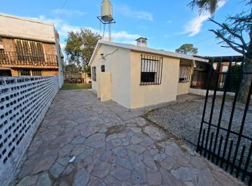 Casa de 4 ambientes, Funes · Casa de 2 Dorm.