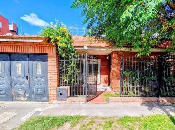 Casa · 130m² · 3 Ambientes · 3 Cocheras · Venta Casa 3 Ambientes Villa Luzuriaga