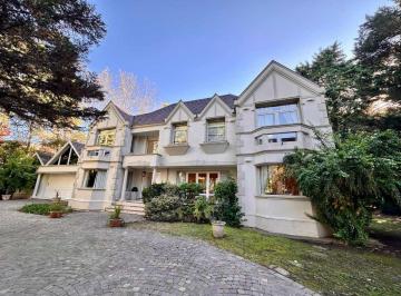 Casa · 380m² · 7 Ambientes · 2 Cocheras · Importante Propiedad en Venta St. Thomas Canning
