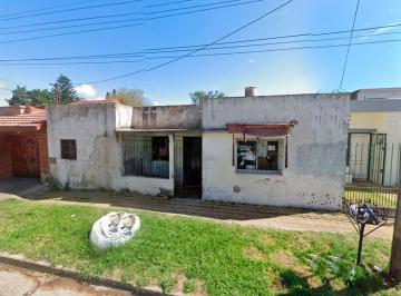Casa · 65m² · 3 Ambientes · Casa 3 Amb Venta Berazategui Gran Terreno 10x53