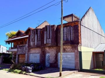 Casa · 228m² · 5 Ambientes · 2 Cocheras · Casa en Construcción en Venta en Quilmes C/ Jardín