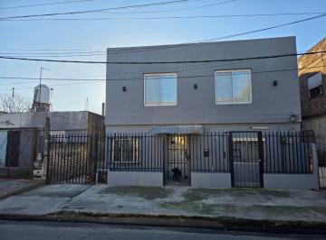 Casa · 125m² · 6 Ambientes · 1 Cochera · Casa 4 Ambientes en Venta Lanus Oeste