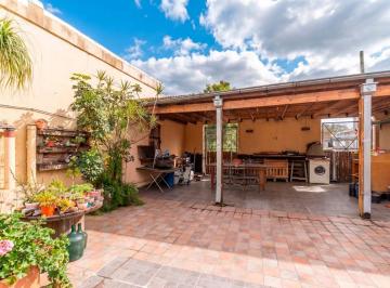 Casa · 234m² · 5 Ambientes · Venta Casa 5 Amb Reciclada con Terraza, V. Parque