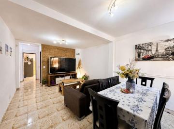 Departamento · 98m² · 4 Ambientes · 1 Cochera · Venta Duplex 4 Amb. C/cochera y Patio Ramos Mejía