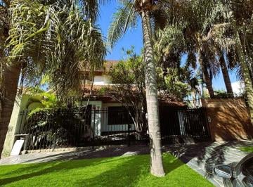 Casa · 210m² · 5 Ambientes · 2 Cocheras · Casa en Venta 5 Amb Apata Credito Haedo Norte
