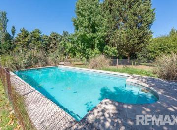 Casa · 205m² · 6 Ambientes · 3 Cocheras · Venta Casa 6 Ambientes - 5 Dorm., con Pileta