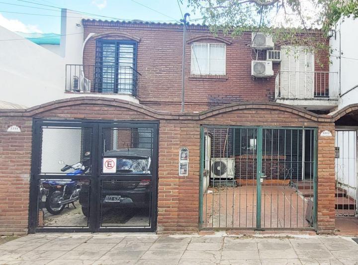Casa · 111m² · 4 Ambientes · 1 Cochera
