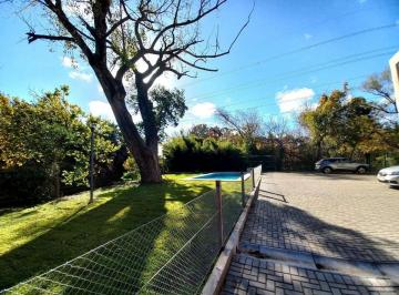 Casa · 127m² · 5 Ambientes · 2 Cocheras · Venta Casa Triplex 5 Amb. C/ 2 Cocheras y Jardin