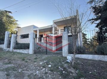 Casa · 205m² · 9 Ambientes · 1 Cochera · Casa Moderna en Venta en Síquiman |con Vistas Al Lago San Roque | 3 Dorm. | Ref: 3157