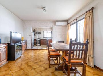 Casa · 160m² · 4 Ambientes · 1 Cochera · Venta Casa 3 Dorm. Patio y Parrilla en Gerli