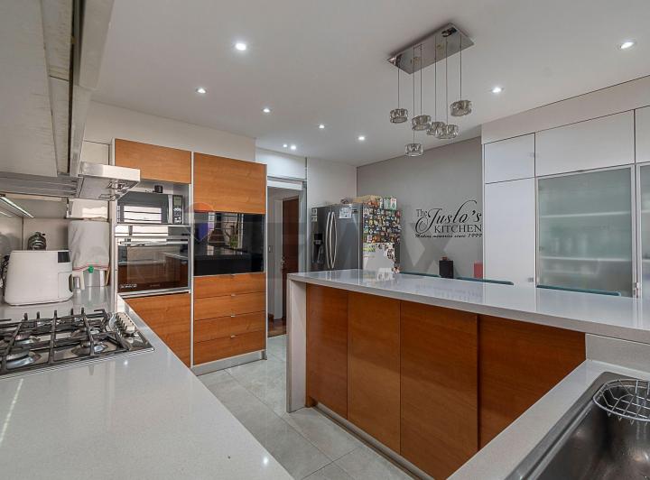 PH · 144m² · 4 Ambientes · 2 Cocheras