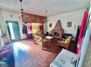 Casa · 12m² · 4 Ambientes · 1 Cochera · Venta Casa 4 Ambientes con Quincho Jardin y Garage
