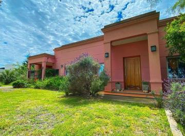 Casa · 192m² · 3 Ambientes · 2 Cocheras · Casa en Fincas de San Vicente