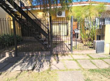 Casa · 185m² · 5 Ambientes · 2 Cocheras · Venta Casa Multifamiliar Cochera. Dueño Financia
