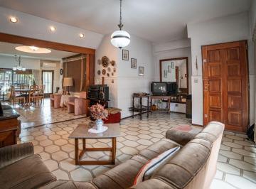 Casa · 108m² · 4 Ambientes · 1 Cochera · Vta Casa 4 Amb. Lte 866x25 Apto Credito Saenz Peña