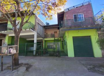 Casa · 226m² · 4 Ambientes · 2 Cocheras · Venta Casa 4 Ambientes Castelar Sur Financia