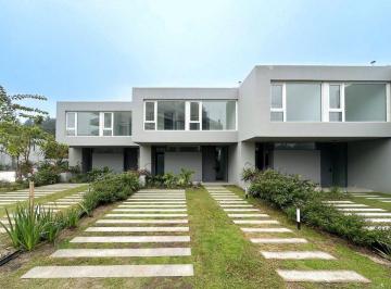 Casa · 142m² · 5 Ambientes · 2 Cocheras · Venta Townhouse 5 Ambientes en Luciernaga Pilar