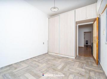 PH · 90m² · 4 Ambientes · PH de 3 Dorm. en Venta a Pasos de Av Alem