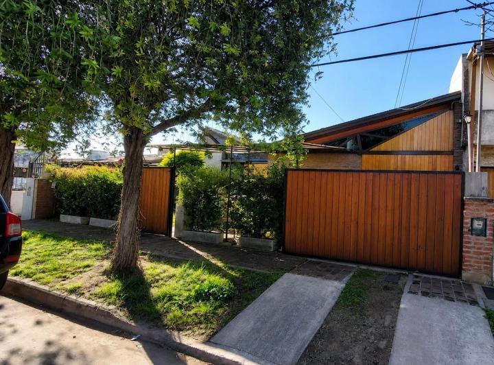 Casa · 160m² · 4 Ambientes · 1 Cochera