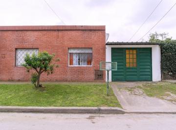 Casa · 136m² · 5 Ambientes · 2 Cocheras · Casa en Venta 5 Ambientes en Guernica