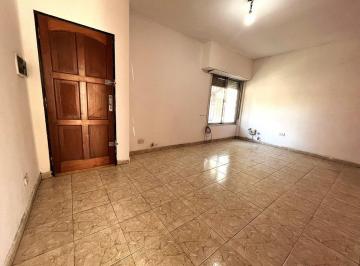 PH · 71m² · 4 Ambientes · 1 Cochera · Venta PH en Carapachay 4 Ambientes