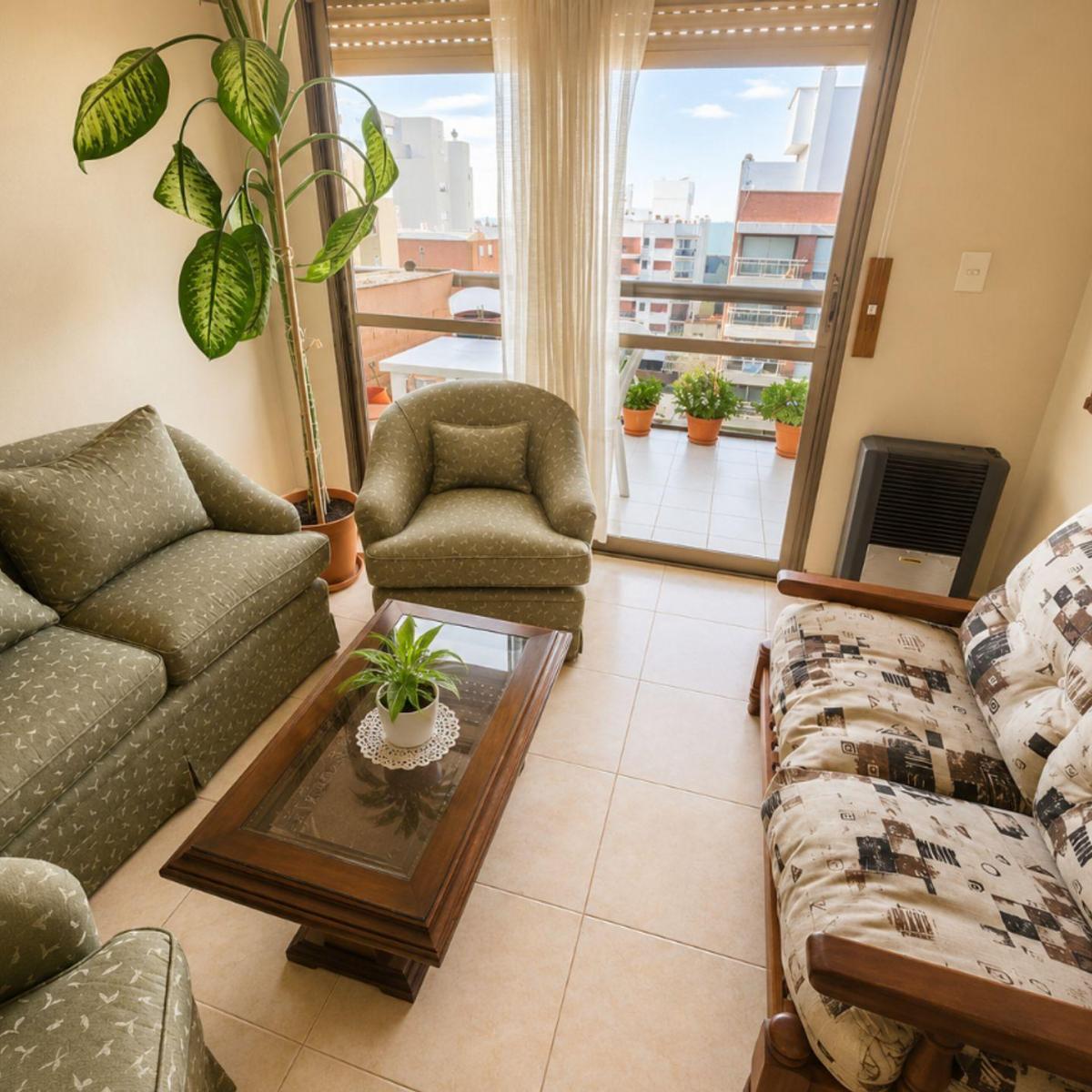 Depto 2 amb + dependencia, 59m² con balcón y vista al mar — La Perla