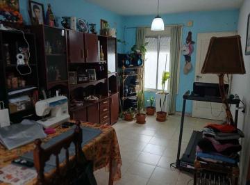 Casa · 73m² · 3 Ambientes · 1 Cochera · Casa Funcional en Venta