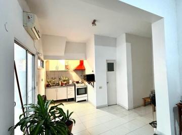 Casa · 140m² · 5 Ambientes · Venta Casa 2 Plantas Entrada Independ Multifamiliar Flores