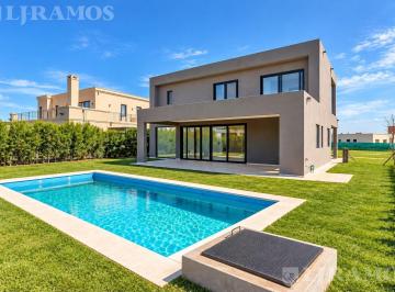 Casa · 185m² · 5 Ambientes · 2 Cocheras · Casa a Estrenar Riberas Lote Interno con Pileta Excelente Calidad Pg a