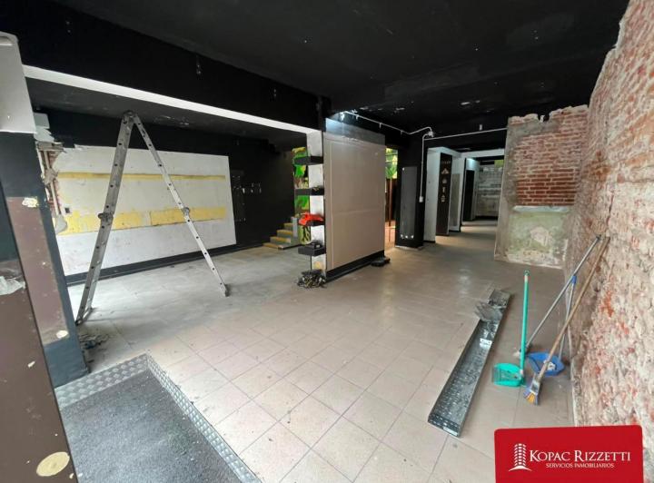 Local comercial · 220m² · 1 Ambiente