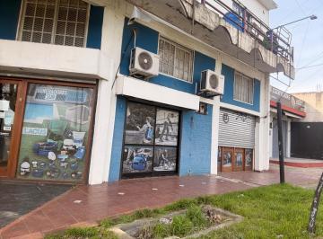 Local comercial · 140m² · 3 Ambientes · 3 Cocheras · Local en Quilmes Oeste 4 Ambientes, 2 Plantas