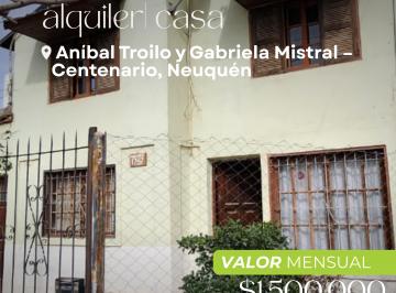 Casa de 12 ambientes, Centenario · Casa en Alquiler – Centenario