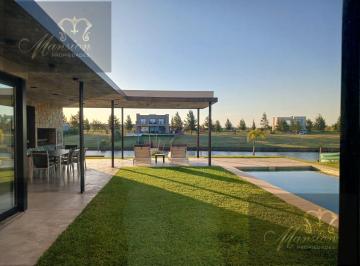 Casa · 300m² · 5 Ambientes · 2 Cocheras · Alquiler Temporal Casa 5 Amb Al Río Barrio El Naudir Escobar