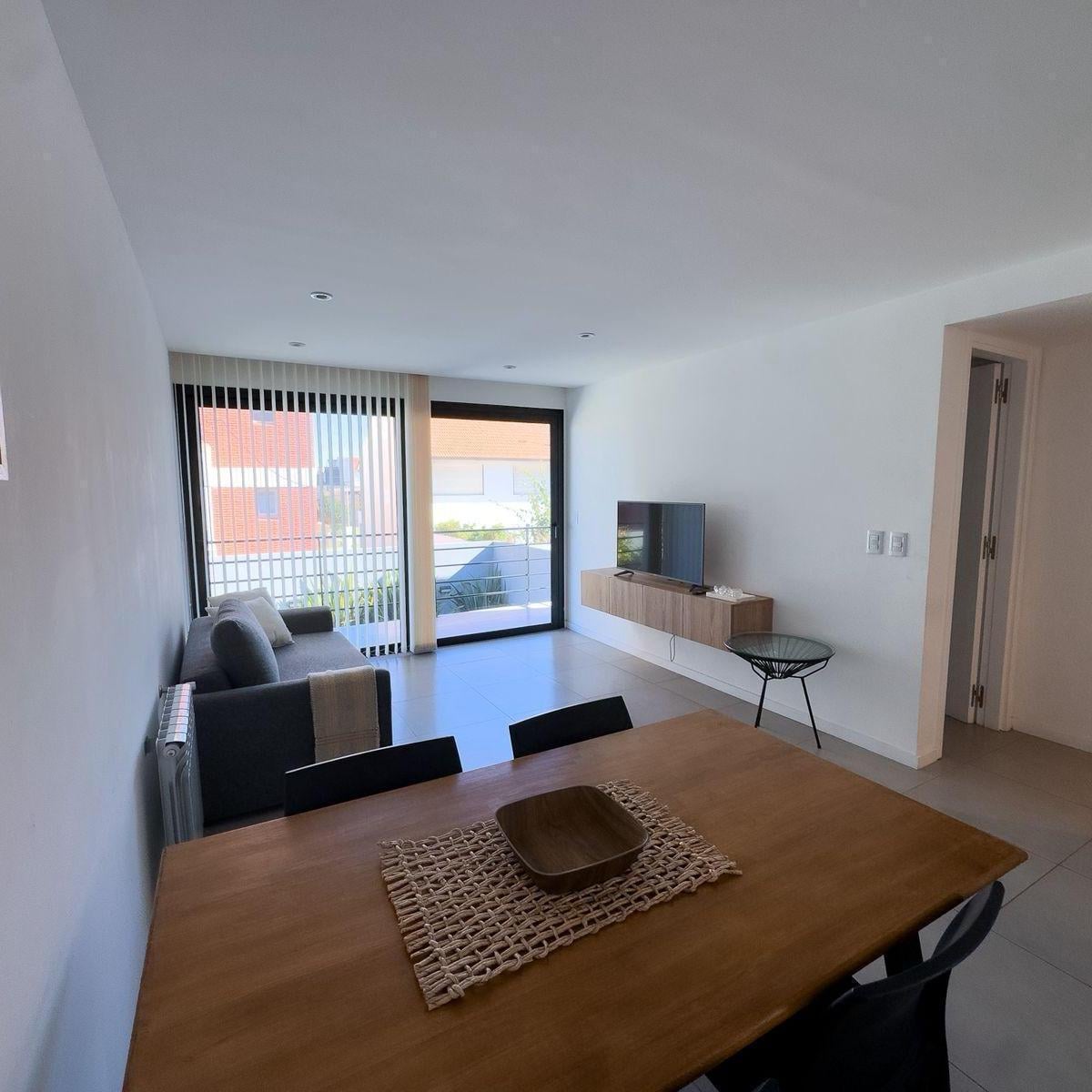 Excelente departamento de 2 ambientes en alquiler por 12 meses en Punta Mogotes