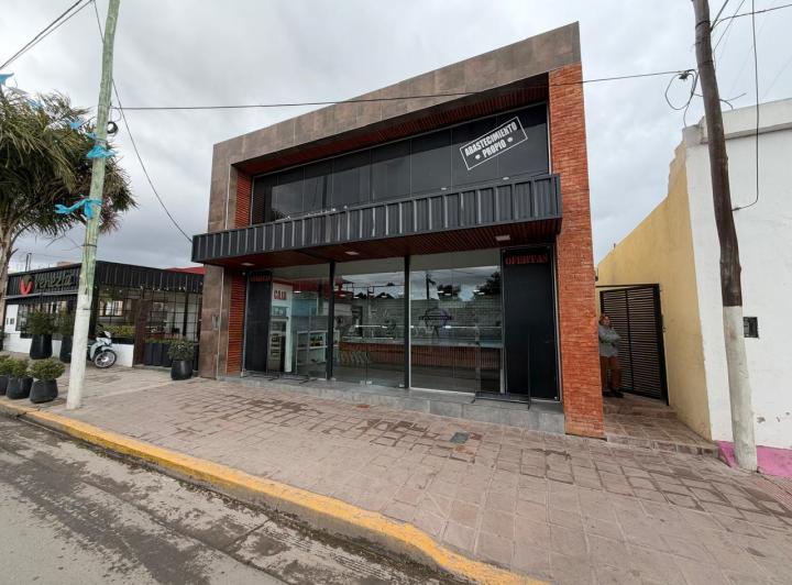 Local comercial · 146m² · 9 Ambientes · 2 Cocheras