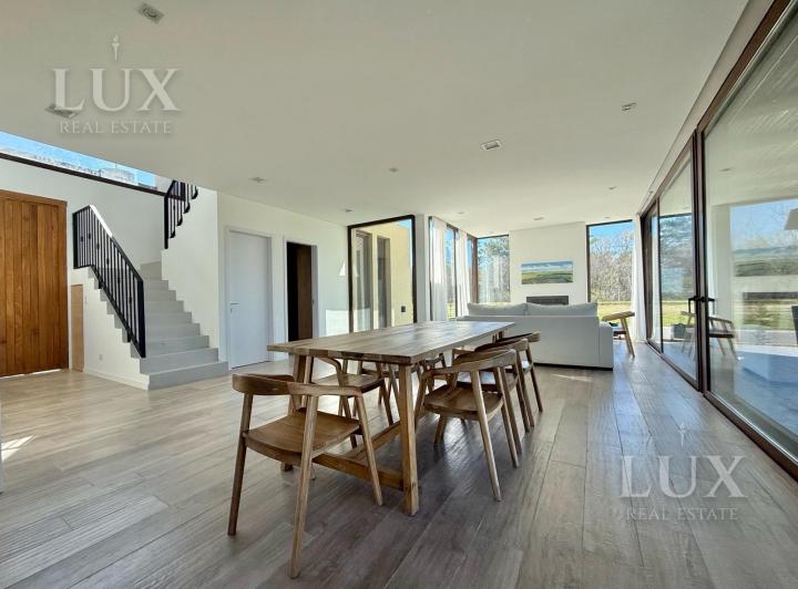 Casa · 272m² · 6 Ambientes · 3 Cocheras