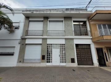 Casa de 9 ambientes, Ciudad de Santa Fe · Casa Multifuncional en Centro Sur de La Ciudad