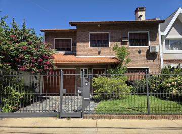 Casa · 210m² · 5 Ambientes · 2 Cocheras · Muy Buen Chalet en Venta en Martinez
